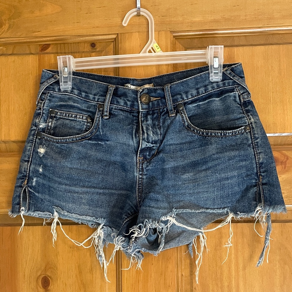 Free People Sharkbite Denim Jean Shorts Size 25